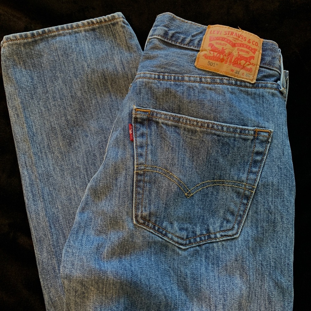 Levi’s men 501 31x30 medium wash